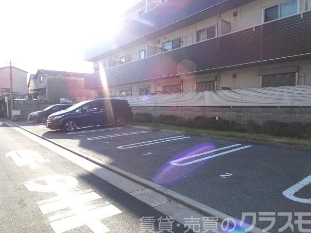 駐車場　敷地内駐車場