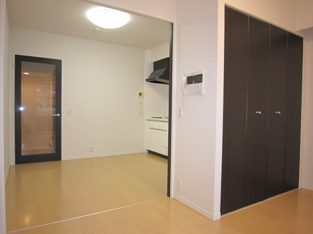 その他部屋・スペース　この写真は同マンションの他のお部屋のものです