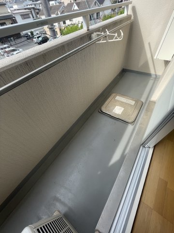 地下鉄西神・山手線 湊川公園駅 徒歩5分 5階建 築31年の内装写真