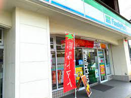コンビニ　ファミリーマート栗東中学校前店（コンビニ）まで937m