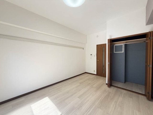 居室・リビング　掲載写真は同型モデルを掲載しており実際のお部屋と仕様等が異な