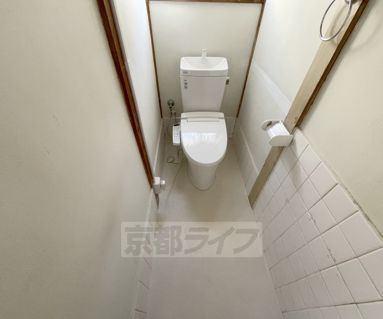 太秦西野町貸家のトイレ写真