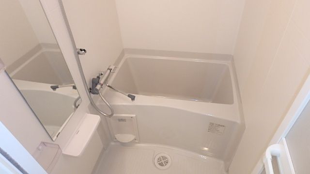 地下鉄谷町線 南森町駅 徒歩7分 15階建 築9年の風呂写真