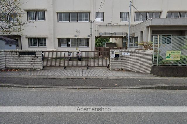 小学校　横浜市立本郷小学校（小学校）まで286m