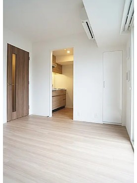 その他設備　こちらの居間で趣味の時間をお楽しみください