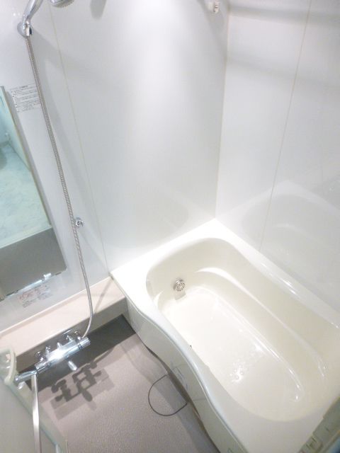 バス・シャワールーム　※別部屋の参考写真です。