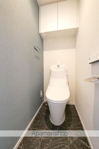 ブルーライン 伊勢佐木長者町駅 徒歩7分 11階建 築5年のトイレ写真