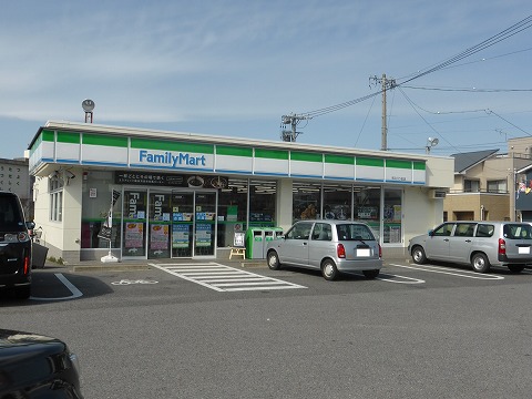 コンビニ　ファミリーマート 知立八ツ田店（コンビニ）まで725m