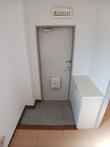 玄関　収納もある玄関です