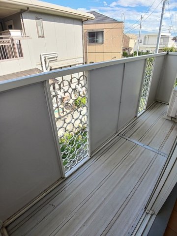 バルコニー　バルコニーからの眺めを楽しみながら食事をしませんか