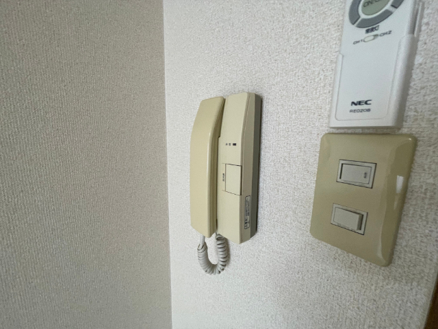 セキュリティ　インターホン受話器です
