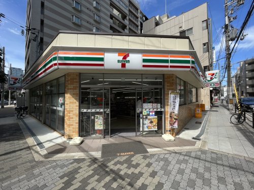 コンビニ　セブンイレブン大阪大手通1丁目店（コンビニ）まで77m