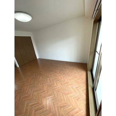 アミスターIIの居間写真