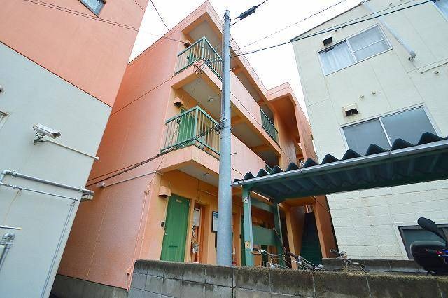 岡山市北区津島笹が瀬のマンションの建物外観