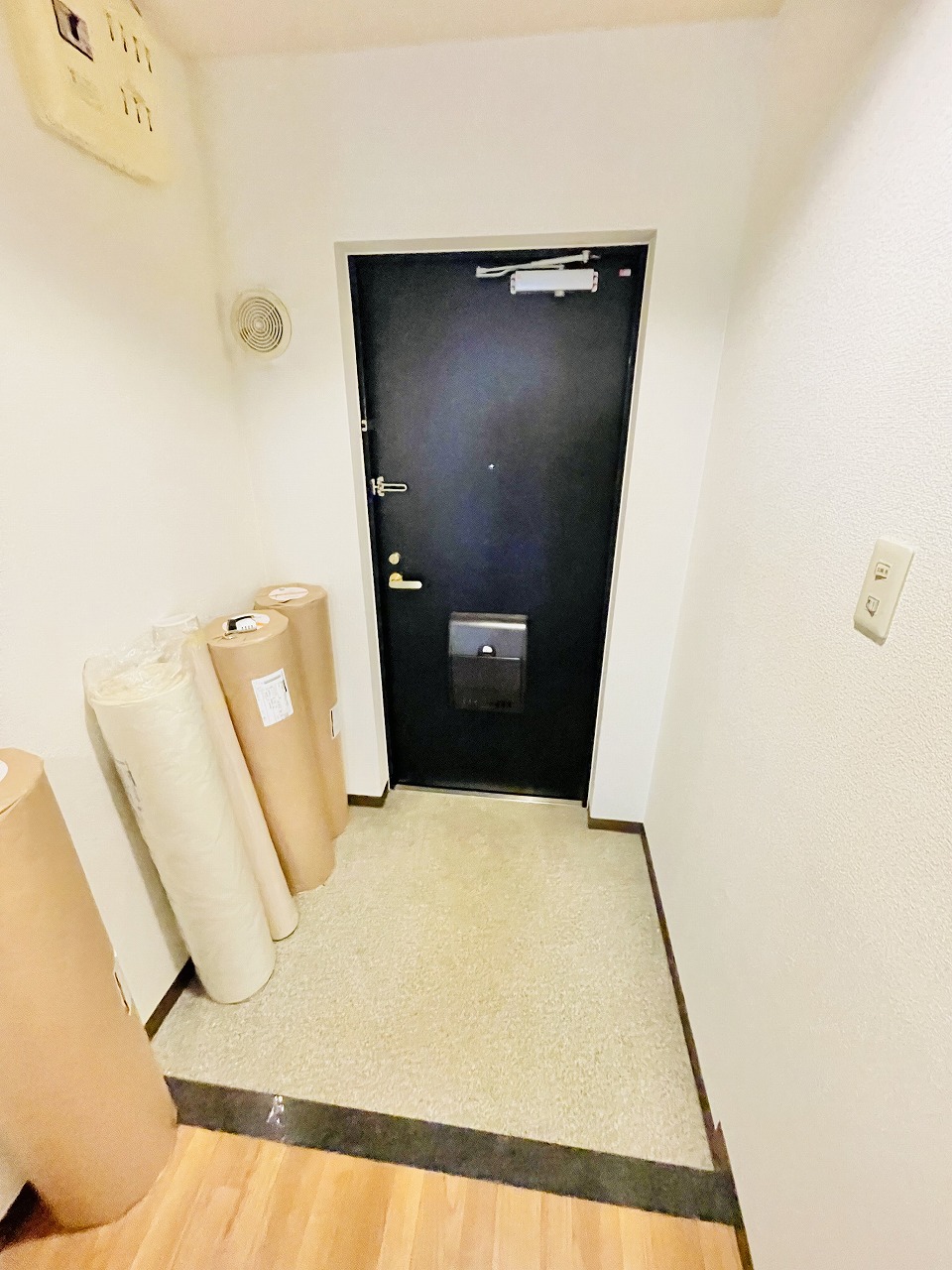 地下鉄西神・山手線 長田駅 徒歩5分 5階建 築28年の玄関写真