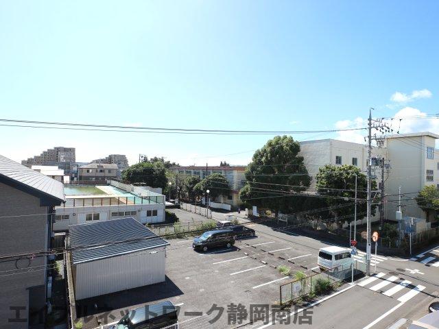 【静岡市駿河区中田のマンションの眺望】