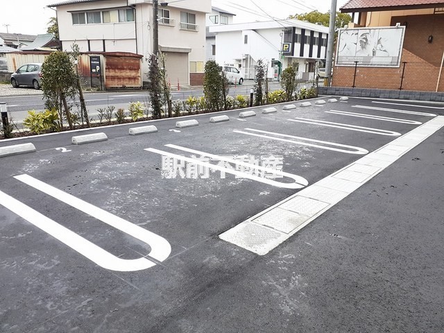 【ハイド　マークスの駐車場】