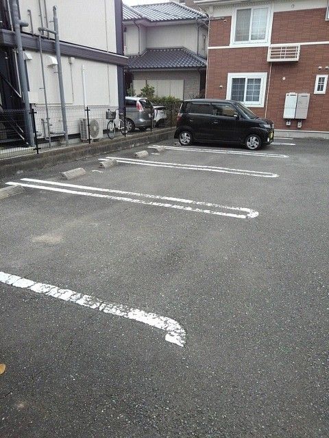 【ピュアネス今泉IIの駐車場】