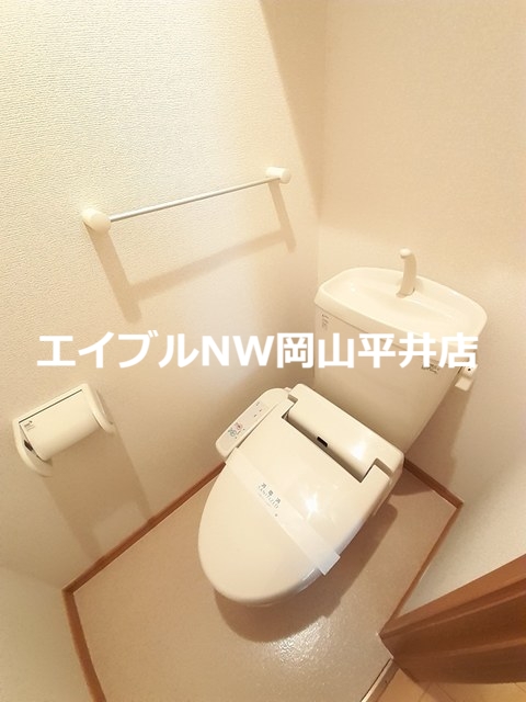 【岡山市東区瀬戸町万富のアパートのトイレ】