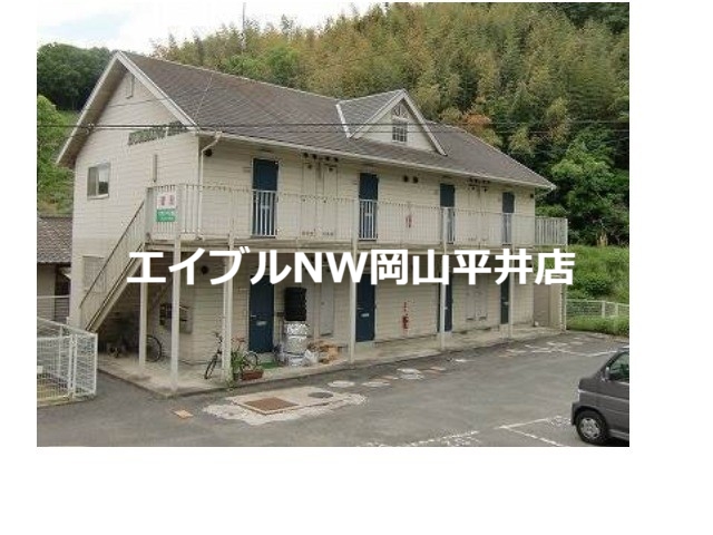 岡山市東区藤井のアパートの建物外観