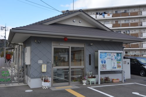 【岡山市北区建部町中田のマンションの警察署・交番】