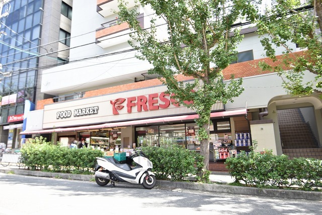 スーパー　FRESCO　服部緑地店（スーパー）まで373m