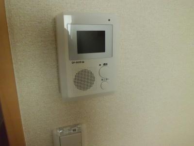 その他　モニターホン。室内にいながら、玄関先の来客と話せます。