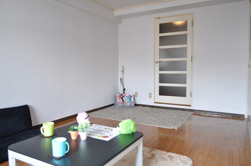 居室・リビング　モデルルームの為、家具・家電は付きません。