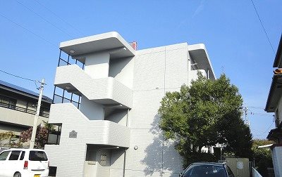 松本市南原のマンションの建物外観