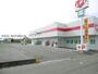 ドラックストア　くすりのレデイ小松島店（ドラッグストア）まで281m