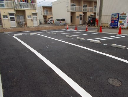 【姫路市香寺町中仁野のアパートの駐車場】