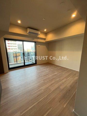 居室・リビング　こちらの居間で趣味の時間をお楽しみください