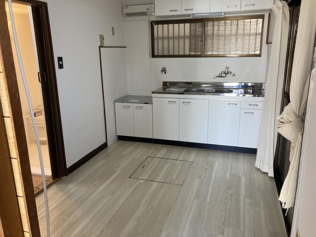 西田中町戸建の居間写真