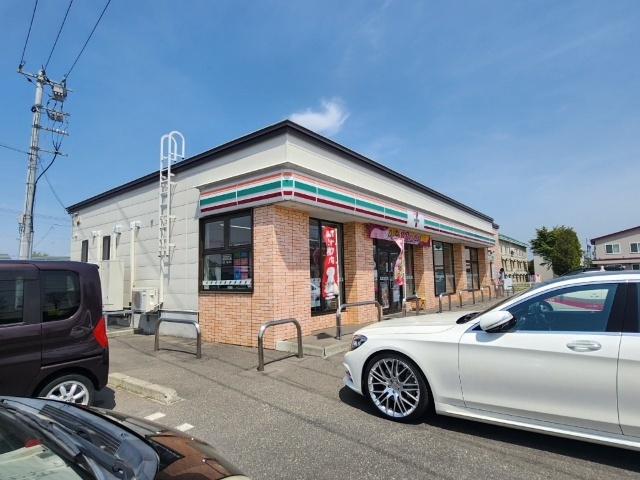 コンビニ　セブンイレブン幕別札内北町店（コンビニ）まで247m