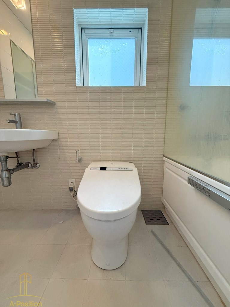 トイレ　La Douceur湊町