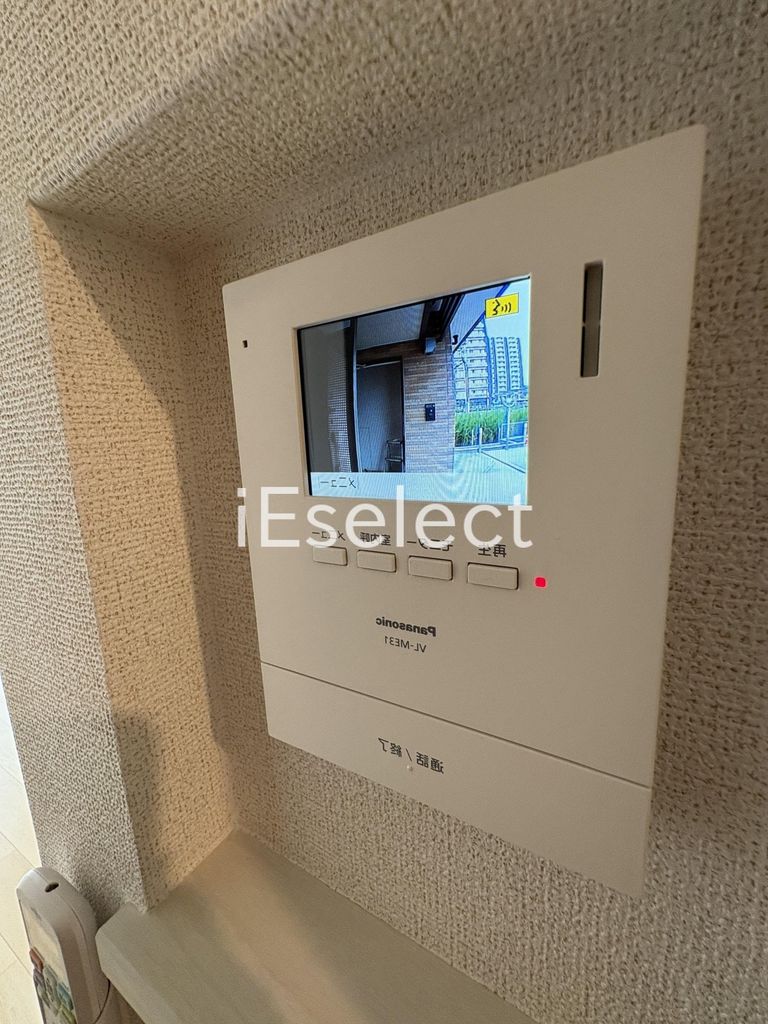 セキュリティ　モニター付きインターホンで突然の来客も安心ですね。