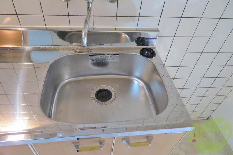 洗面設備　洗面はキッチンで一緒場所も有効活用できますね。