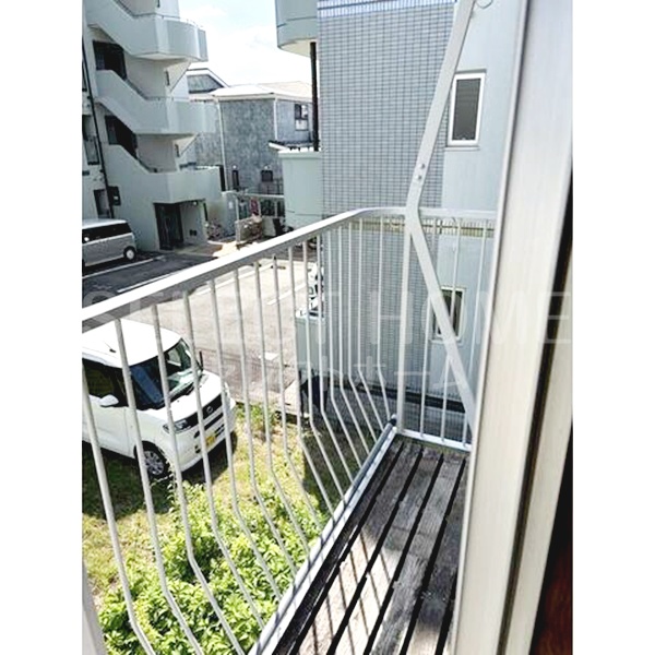 バルコニー　お洗濯にも便利なバルコニー付き