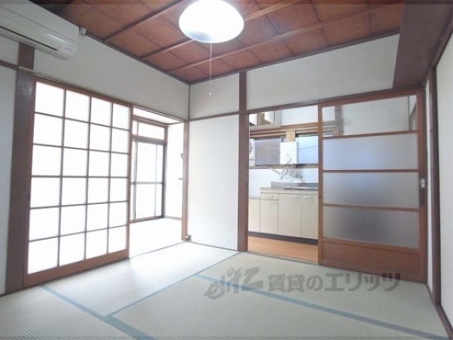 居室・リビング　１階和室