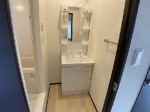 洗面設備　設備・仕様は号室により異なる為現況を優先致します。