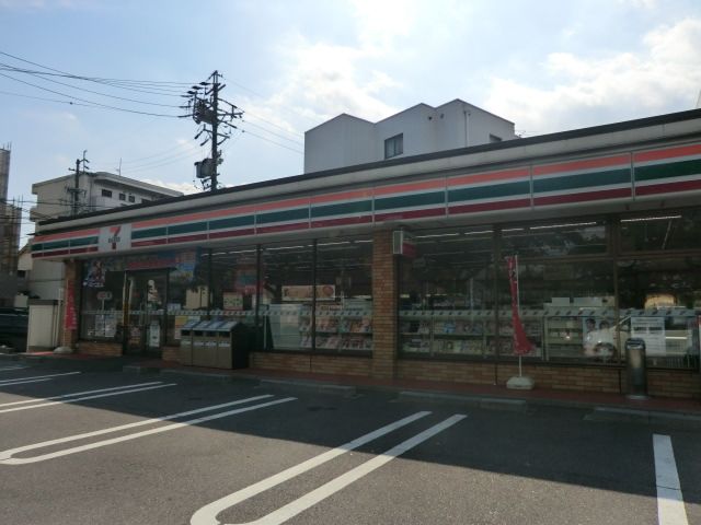 コンビニ　セブンイレブン日進岩崎町竹ノ山店（コンビニ）まで707m