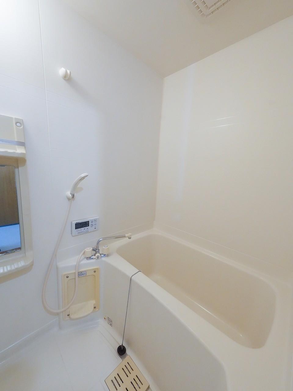 バス・シャワールーム　バス、トイレは別構造です。