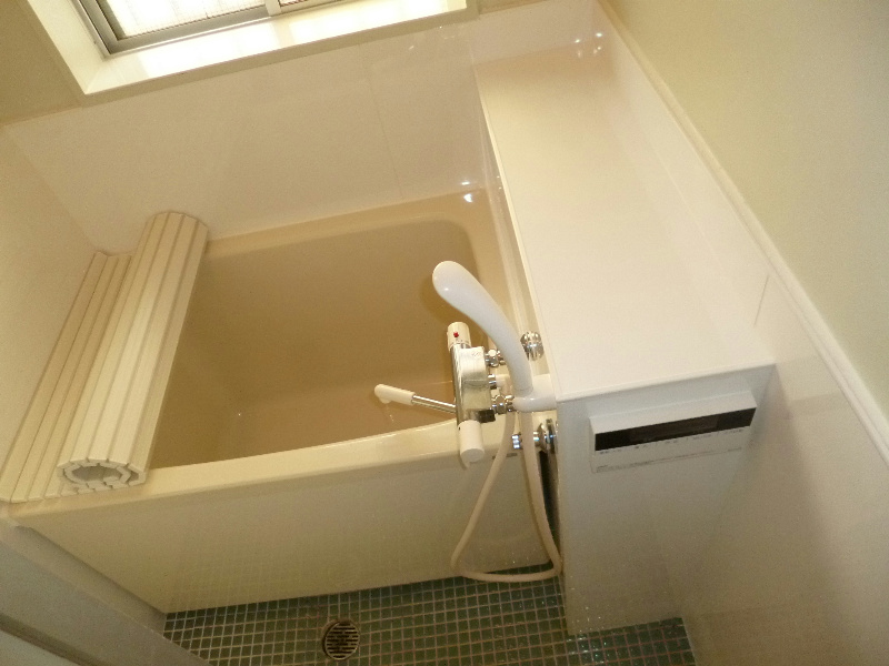 バス・シャワールーム　追い炊き機能付きの浴室です。