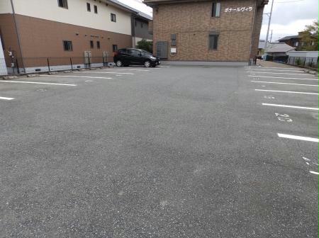 駐車場　駐車場