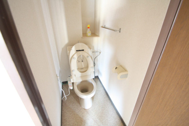 トイレ　※別室の参考写真の為、現況優先です。