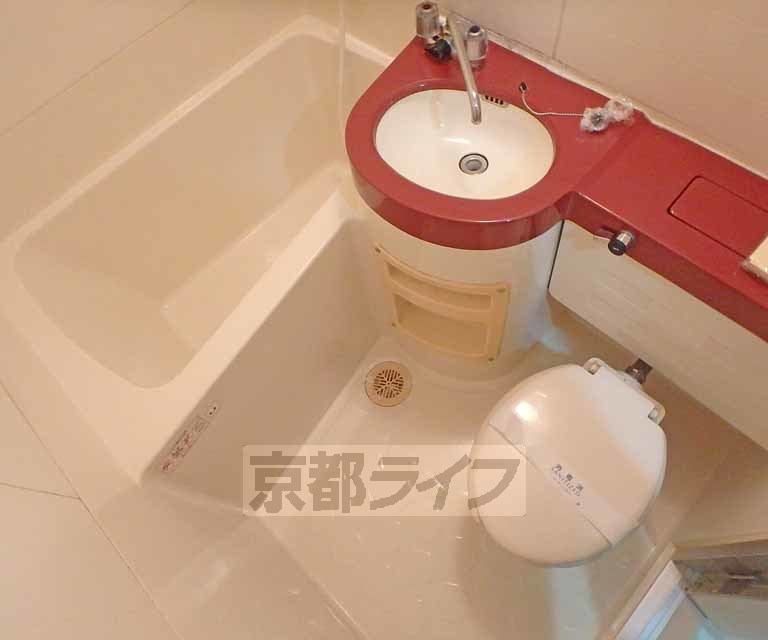 バス・シャワールーム　３点ユニットバスです。