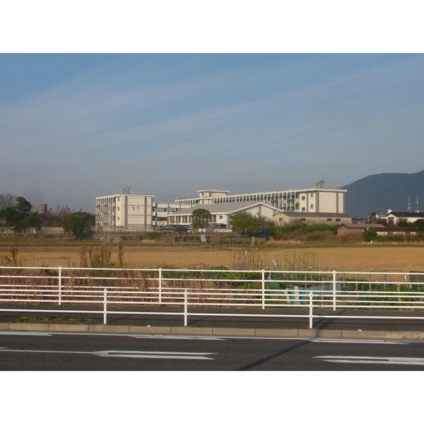 小学校　北九州市立曽根東小学校（小学校）まで689m