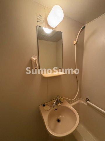 洗面設備　独立洗面化粧台付き