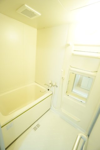 バス・シャワールーム　※同物件・反転タイプの写真です。