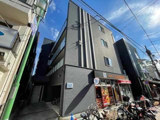 眺望　1階にコメダ珈琲があります。